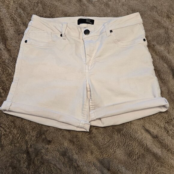 1822 Women’s White stretch Denim Shorts-SIZE 10-EXCELLENT CONDITION - Picture 4 of 8